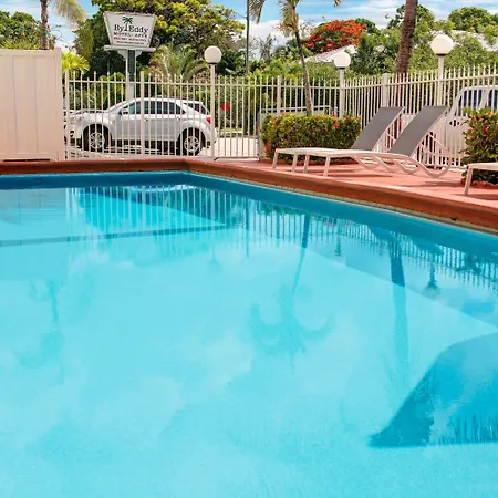 Travelodge By Wyndham Fort Lauderdale-3